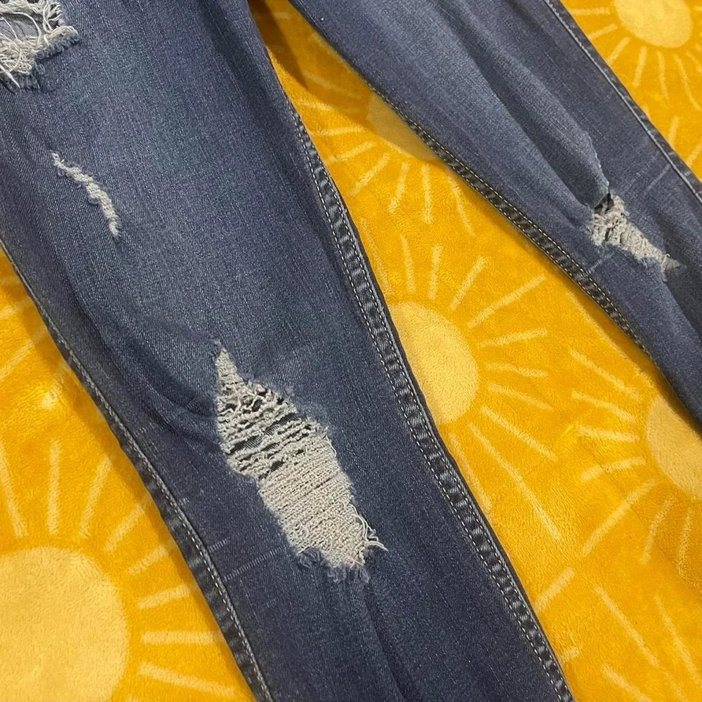 hollister ripped skinny jeans - Picture 4 of 4